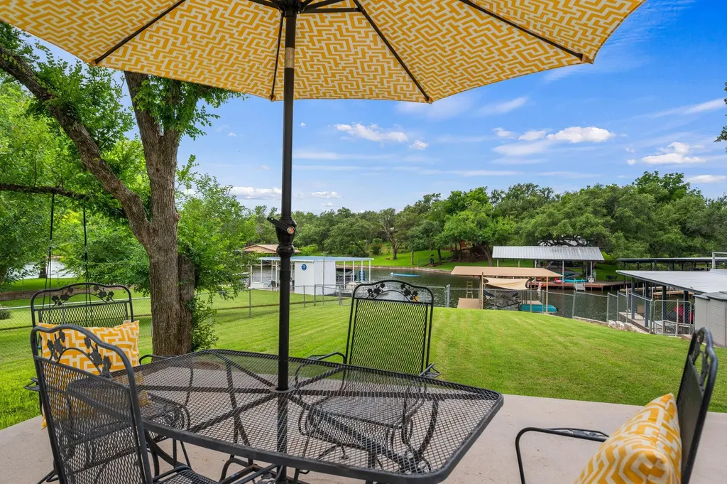2350 Wisteria Drive Kingsland TX 78639