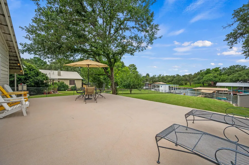 2350 Wisteria Drive Kingsland TX 78639