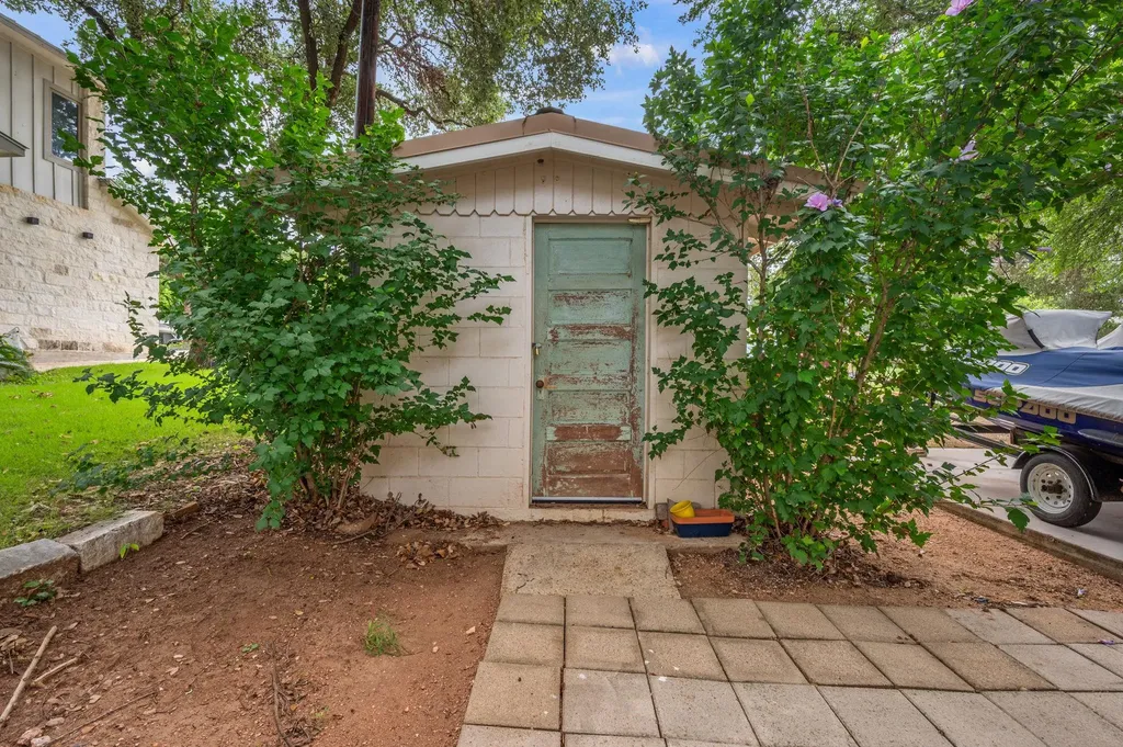 2350 Wisteria Drive Kingsland TX 78639