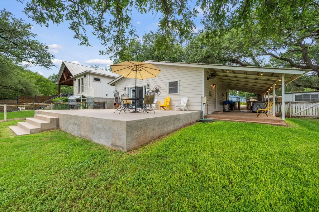 2350 Wisteria Drive Kingsland TX 78639