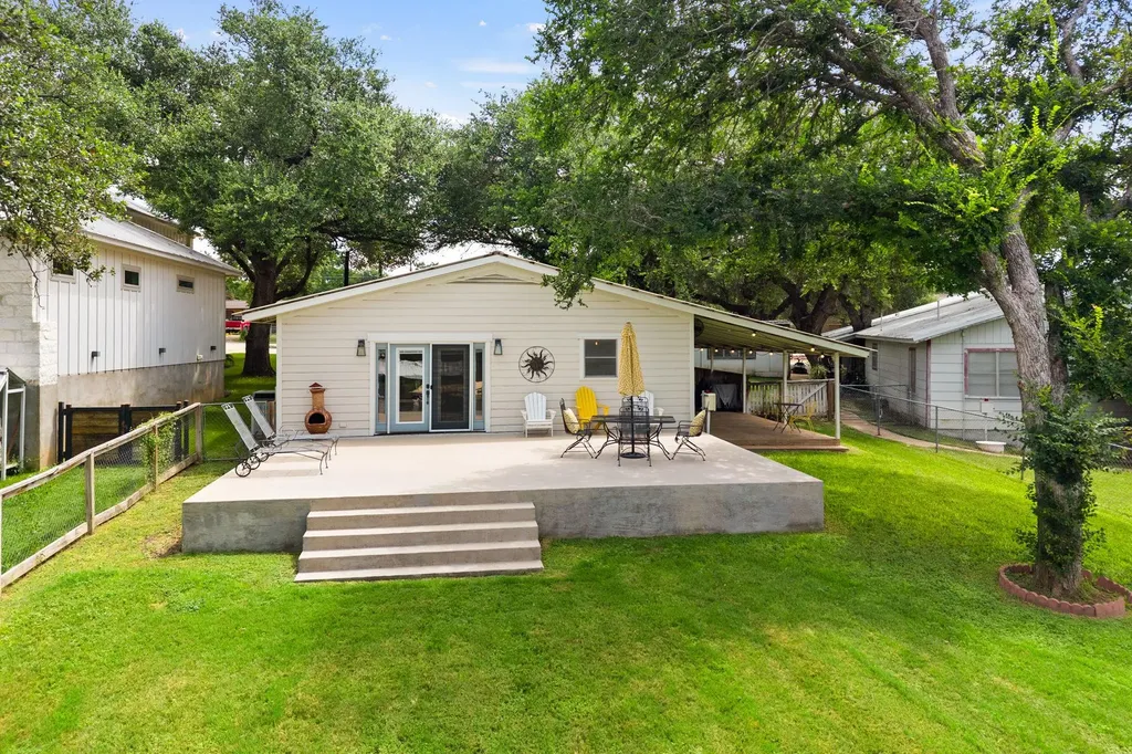 2350 Wisteria Drive Kingsland TX 78639