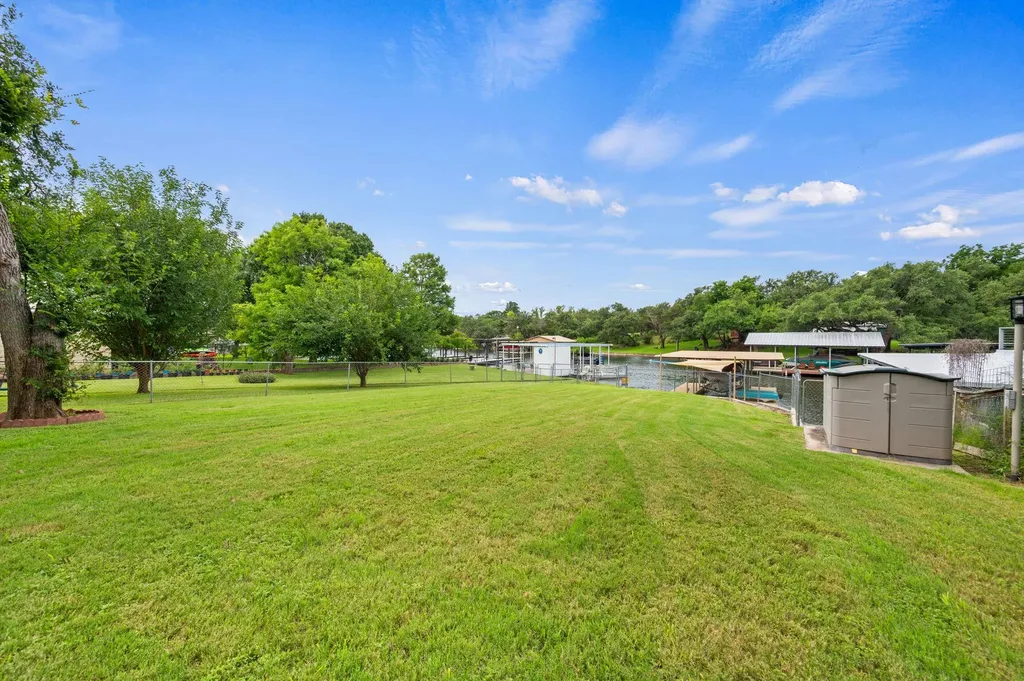 2350 Wisteria Drive Kingsland TX 78639