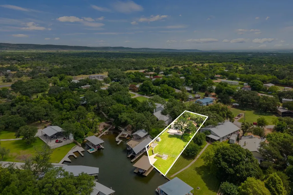 2350 Wisteria Drive Kingsland TX 78639