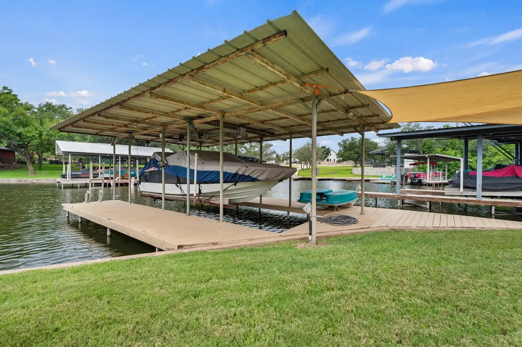 2350 Wisteria Drive Kingsland TX 78639