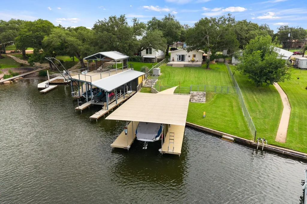 2350 Wisteria Drive Kingsland TX 78639