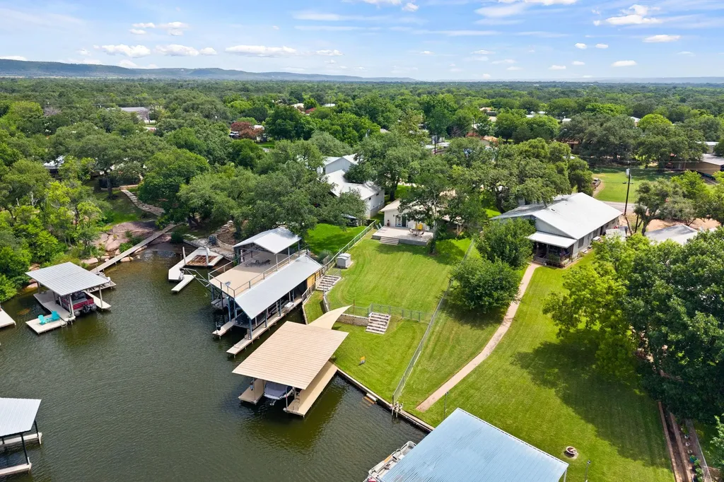 2350 Wisteria Drive Kingsland TX 78639