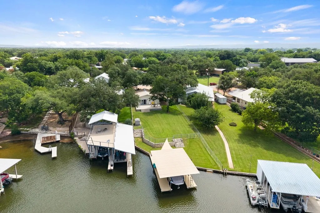 2350 Wisteria Drive Kingsland TX 78639