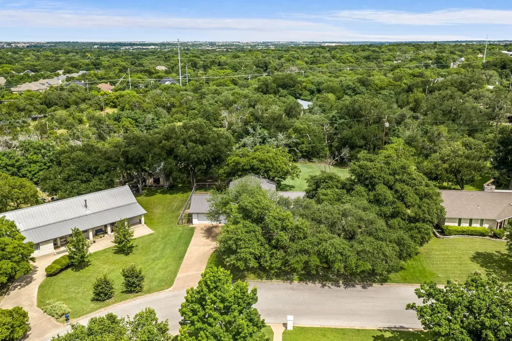12426 Deer Track Austin TX 78727
