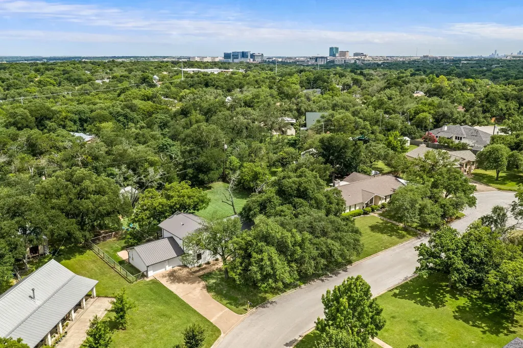 12426 Deer Track Austin TX 78727