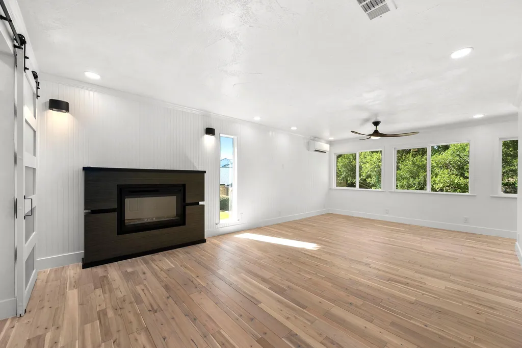101 Third Sid W Horseshoe Bay TX 78657