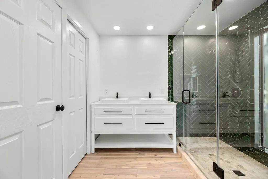 101 Third Sid W Horseshoe Bay TX 78657