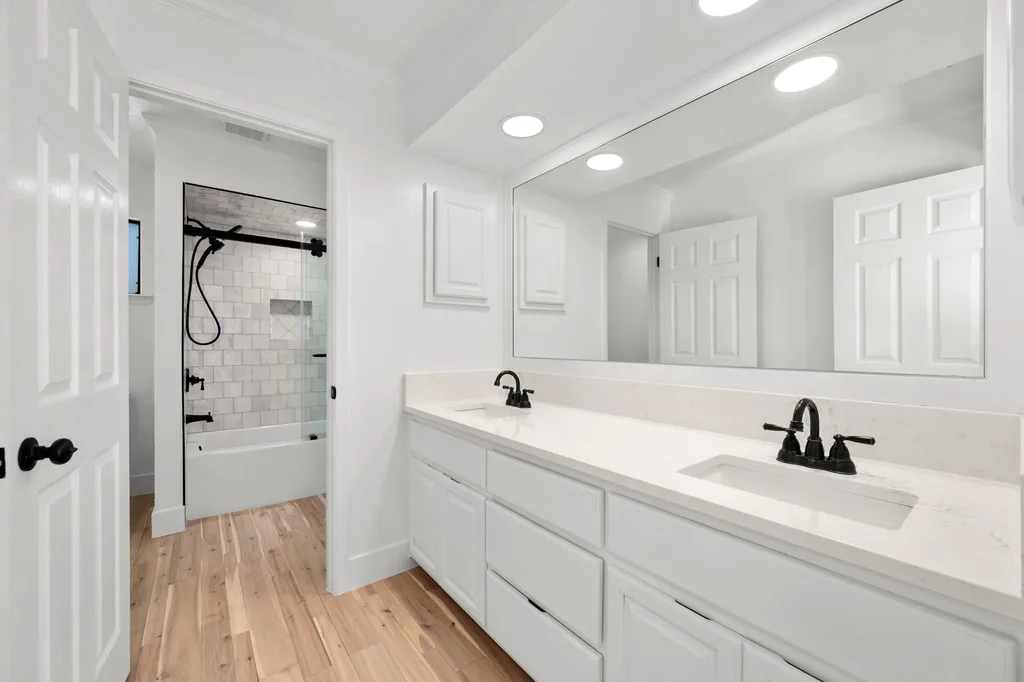 101 Third Sid W Horseshoe Bay TX 78657