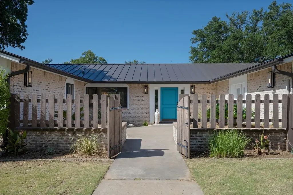 101 Third Sid W Horseshoe Bay TX 78657