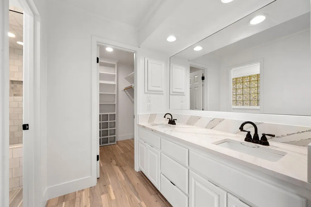 101 Third Sid W Horseshoe Bay TX 78657