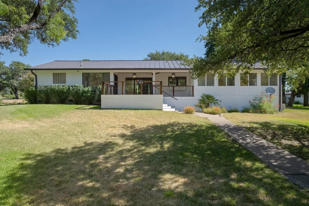 101 Third Sid W Horseshoe Bay TX 78657
