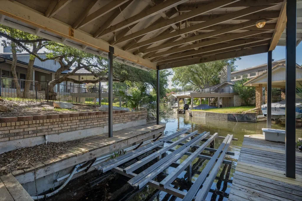 101 Third Sid W Horseshoe Bay TX 78657