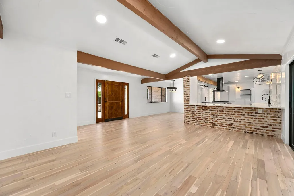 101 Third Sid W Horseshoe Bay TX 78657
