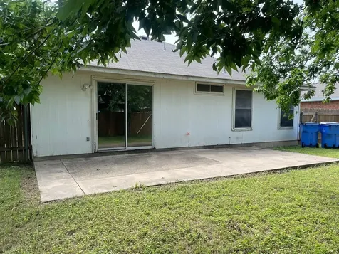 223 Nicole Way Bastrop TX 78602