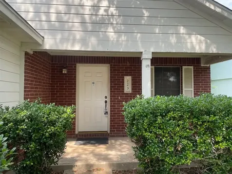 223 Nicole Way Bastrop TX 78602