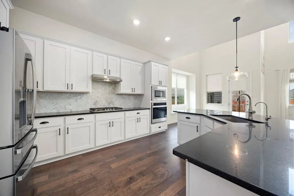 1098 Cherrystone Loop Buda TX 78610