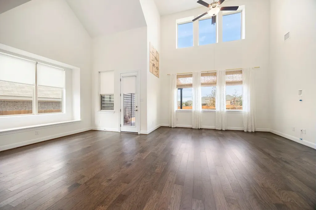 1098 Cherrystone Loop Buda TX 78610