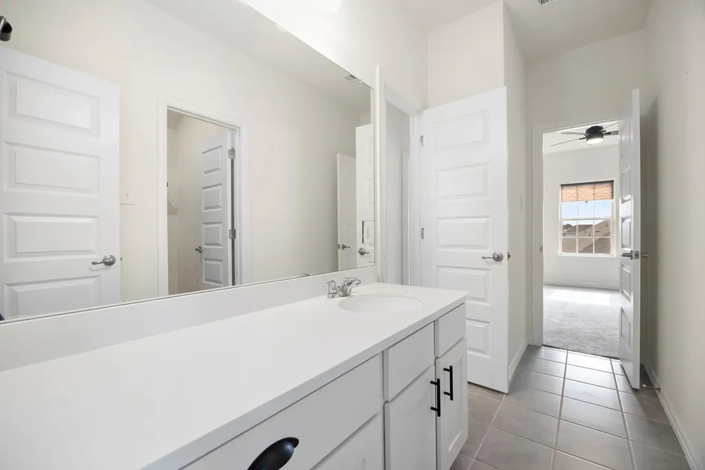 1098 Cherrystone Loop Buda TX 78610