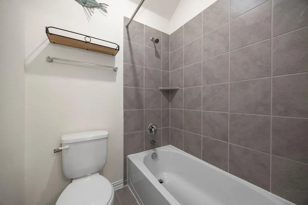 1098 Cherrystone Loop Buda TX 78610