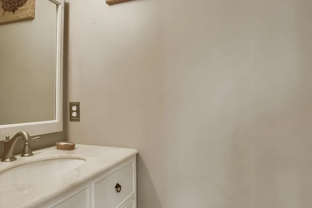 1104 Crestview Street Round Rock TX 78681
