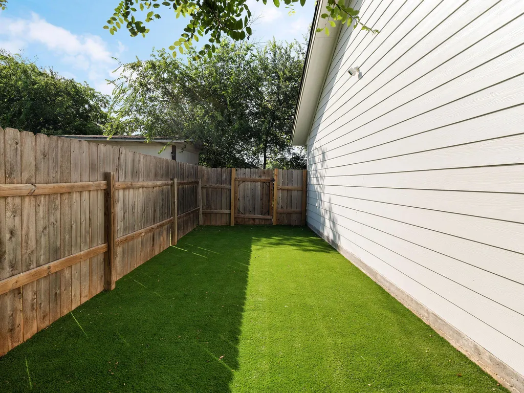 1907 Northwest Boulevard Georgetown TX 78628