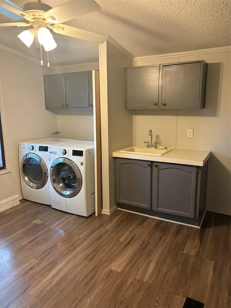 1307 Minnie Drive Austin TX 78732