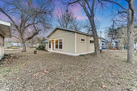 306 Garwood Street Smithville TX 78957
