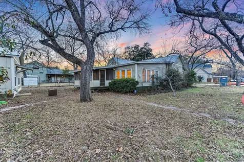306 Garwood Street Smithville TX 78957