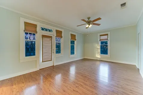 306 Garwood Street Smithville TX 78957