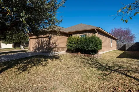 238 Wells Bend Hutto TX 78634