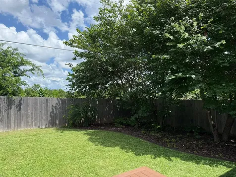 238 Wells Bend Hutto TX 78634