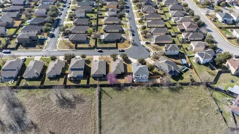 238 Wells Bend Hutto TX 78634