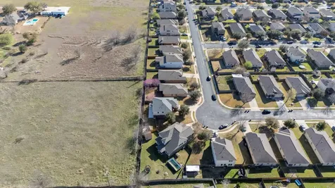 238 Wells Bend Hutto TX 78634