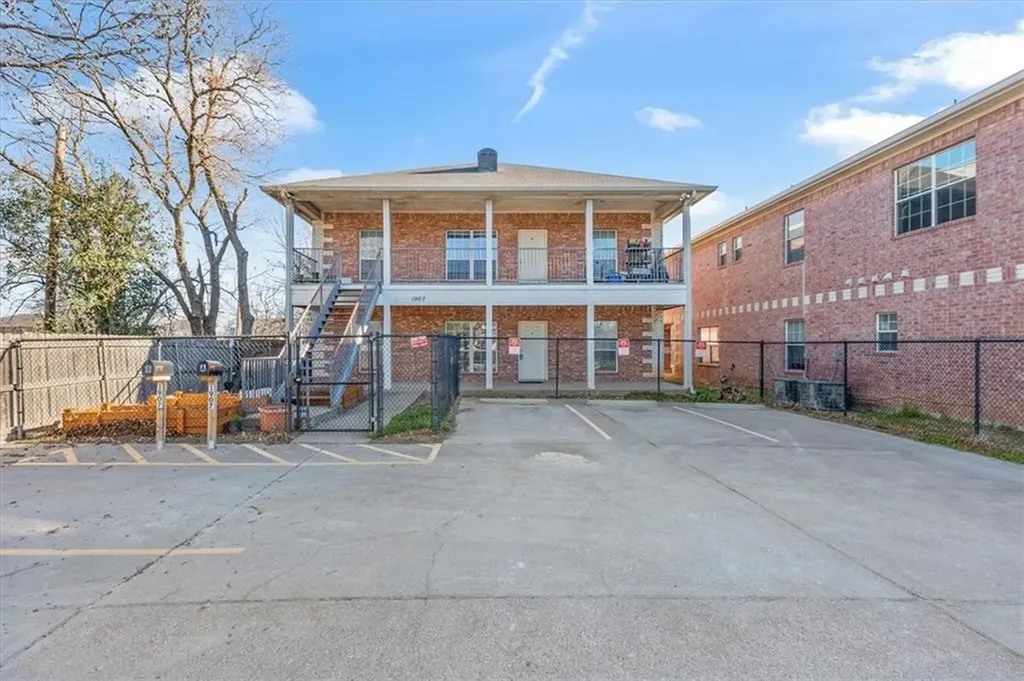 1907 S 17th Street Waco TX 76706