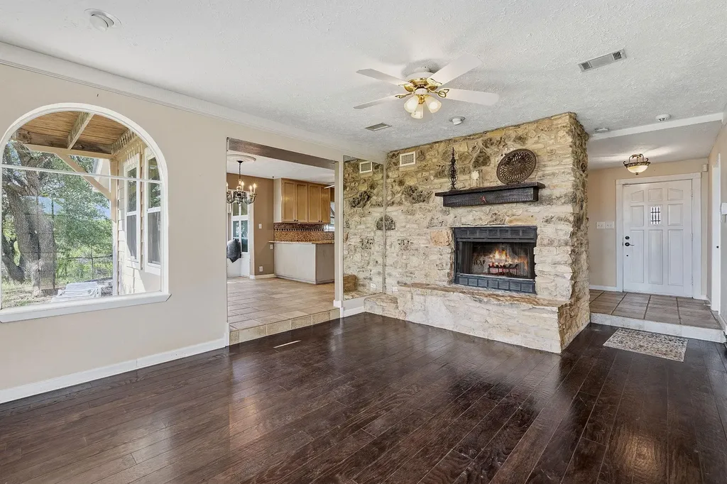 3230 W Fitzhugh Road Dripping Springs TX 78620