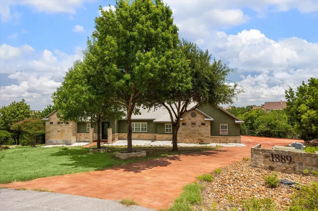1889 Rush Creek Canyon Lake TX 78133