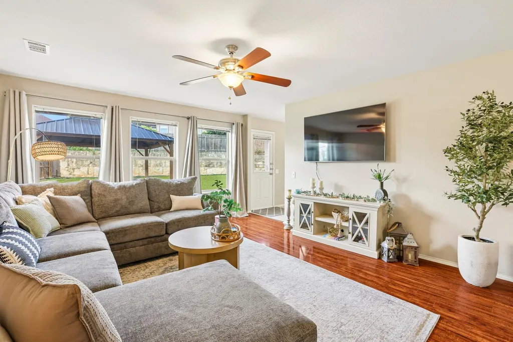 5508 Emma Thompson Way Austin TX 78747