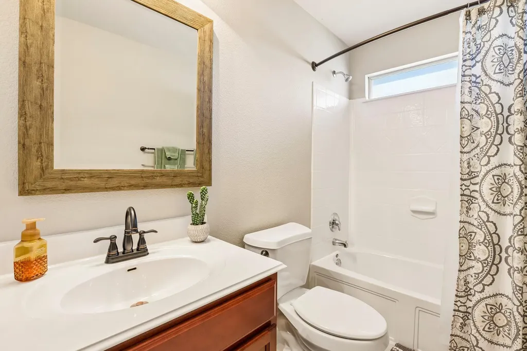 5508 Emma Thompson Way Austin TX 78747