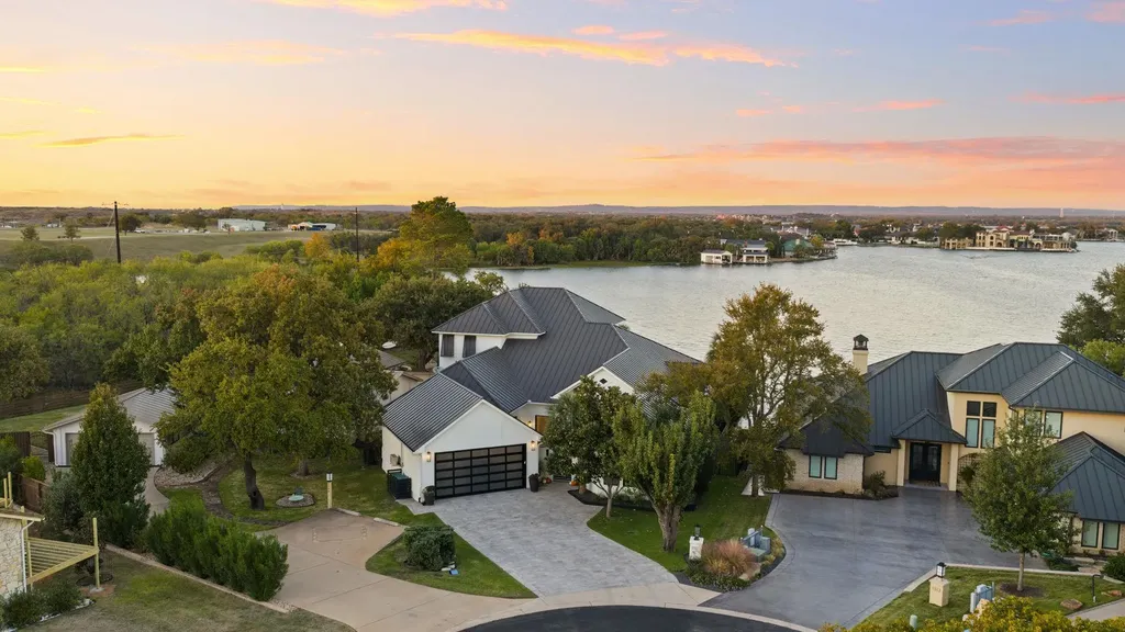 1310 Broken Arrow Horseshoe Bay TX 78657