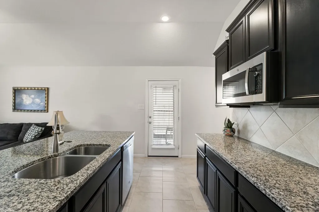 2233 Sauterne Drive Leander TX 78641