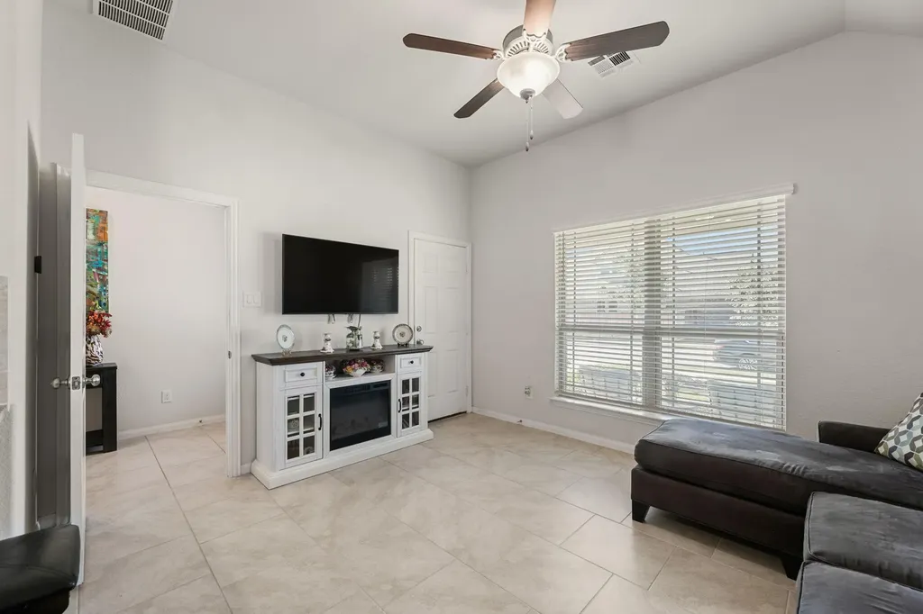 2233 Sauterne Drive Leander TX 78641
