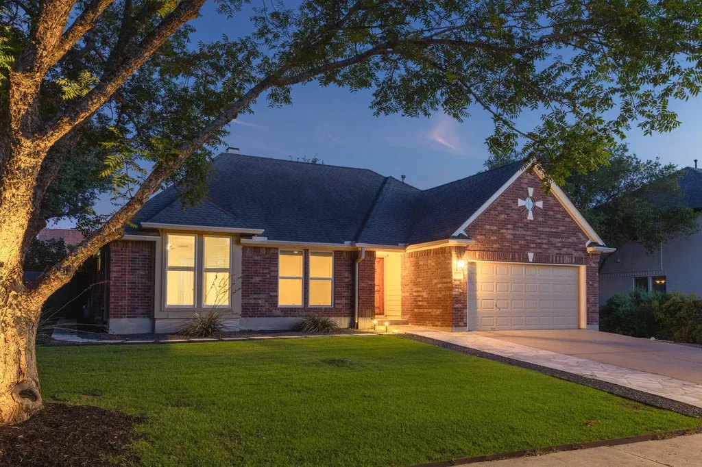 6901 Breezy Pass Austin TX 78749
