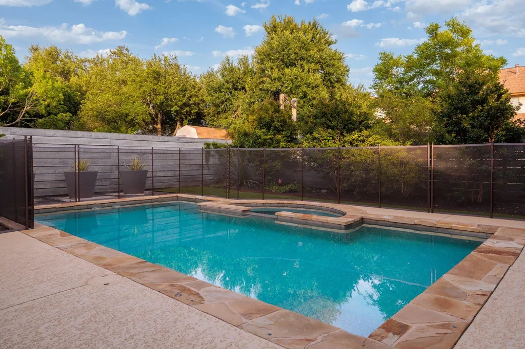 6901 Breezy Pass Austin TX 78749