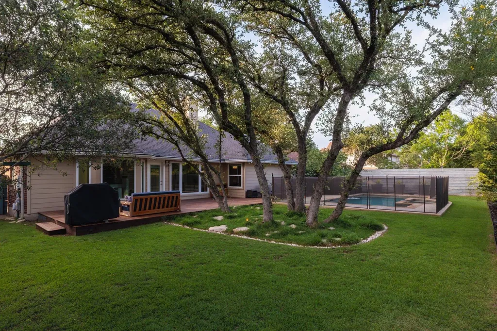 6901 Breezy Pass Austin TX 78749