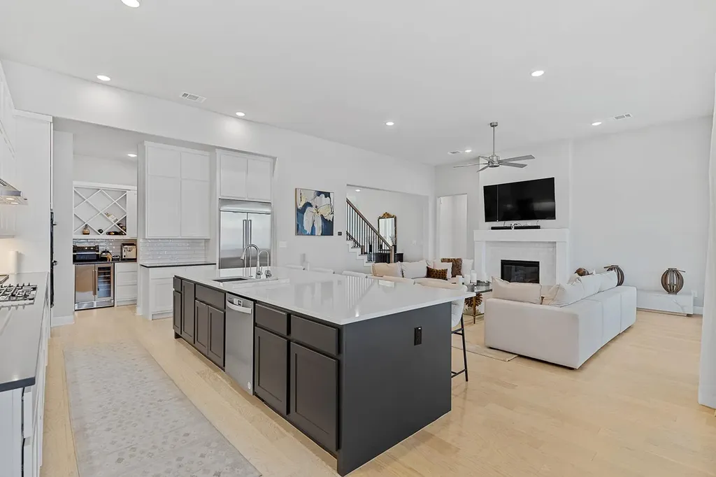 7505 Becasseau Drive Austin TX 78738