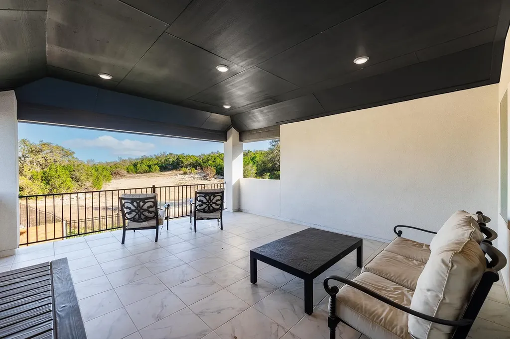 7505 Becasseau Drive Austin TX 78738